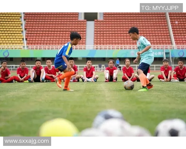 杭州足球队耐力探秘：从训练到比赛的坚持与拼搏之路