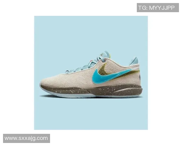 詹姆斯携手足球明星推出全新联名系列引发运动时尚热潮