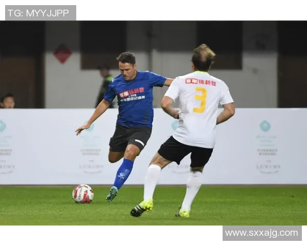 足球明星独特技巧解析与实战演练全攻略